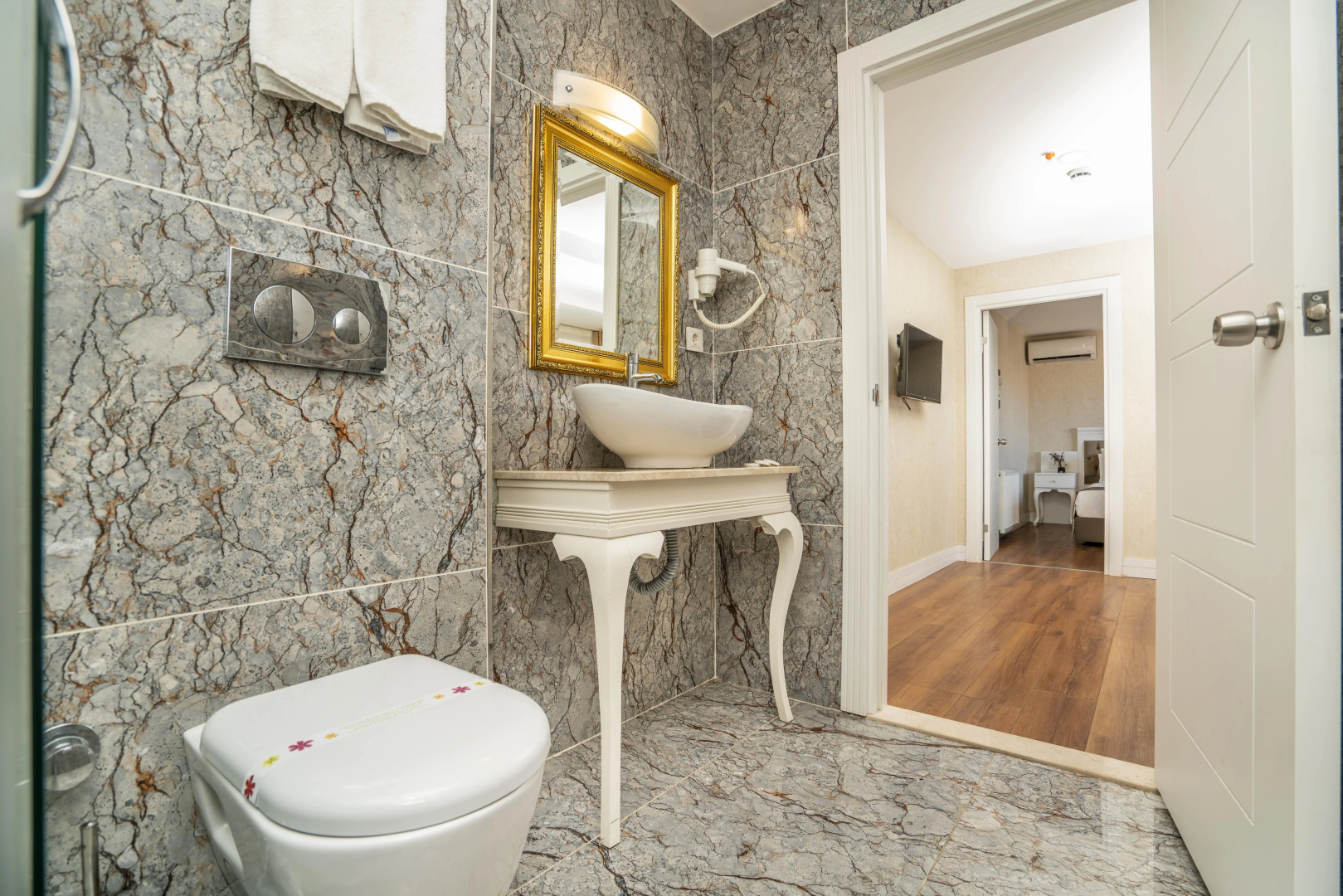 Kunlun Kensington Hotel