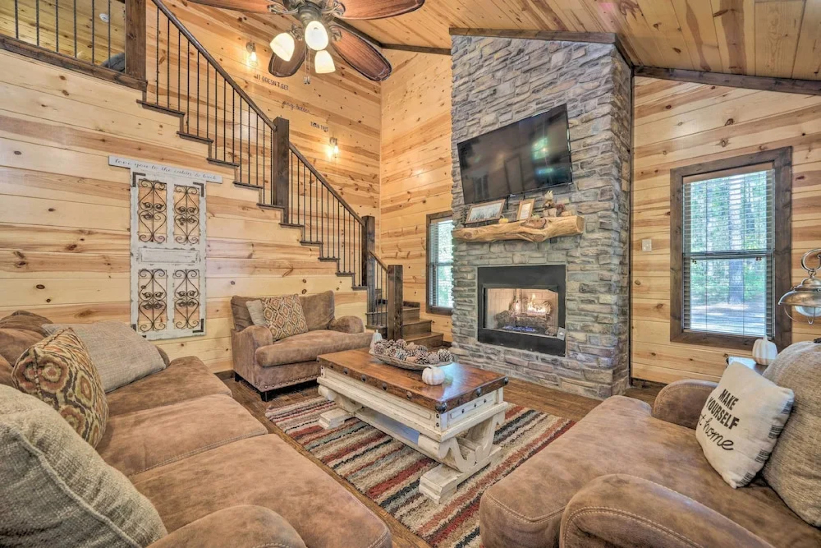 Broken Bow Escape w/ Hot Tub & Basketball Court!