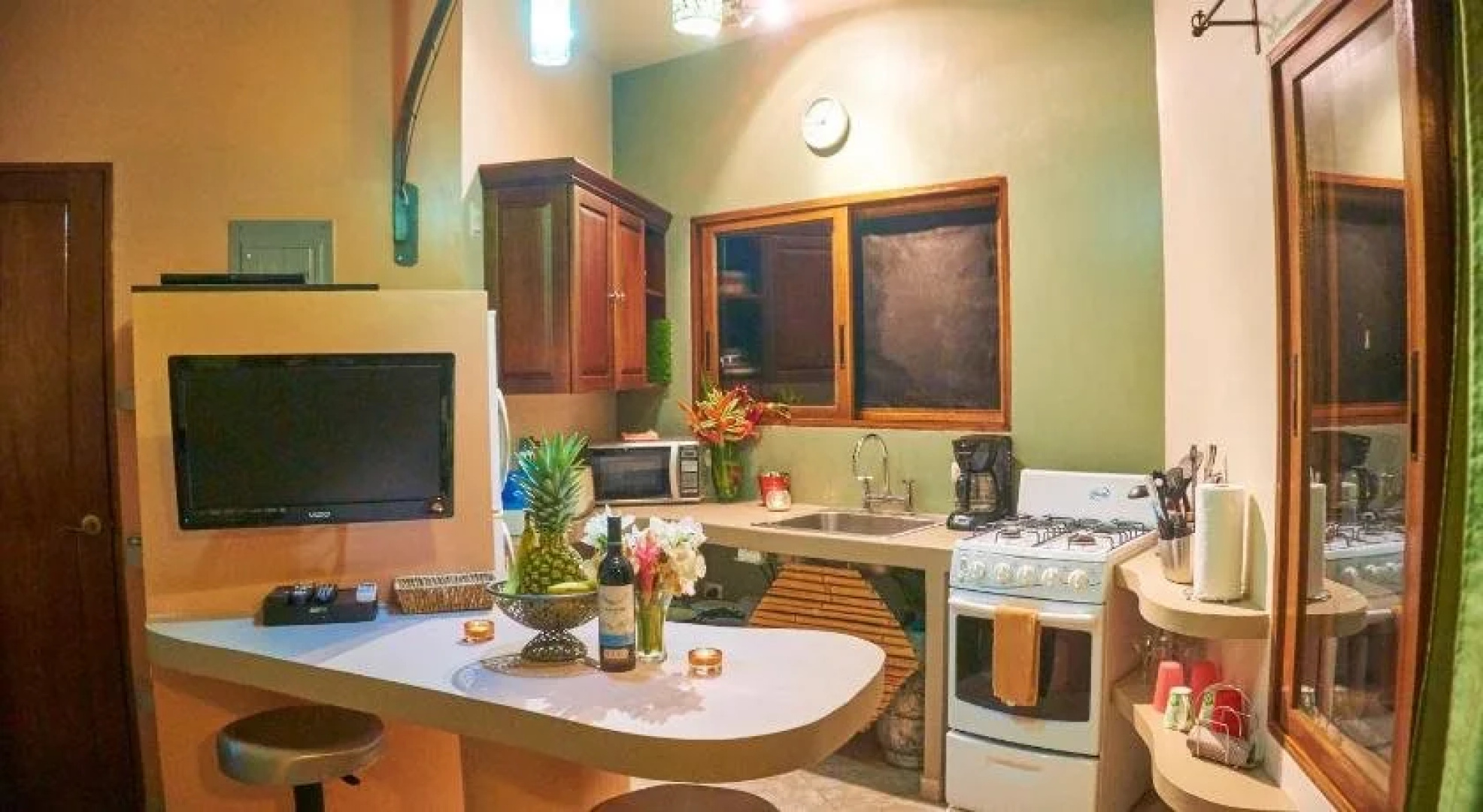 Manoas Luxury Camping and Villa Rentals