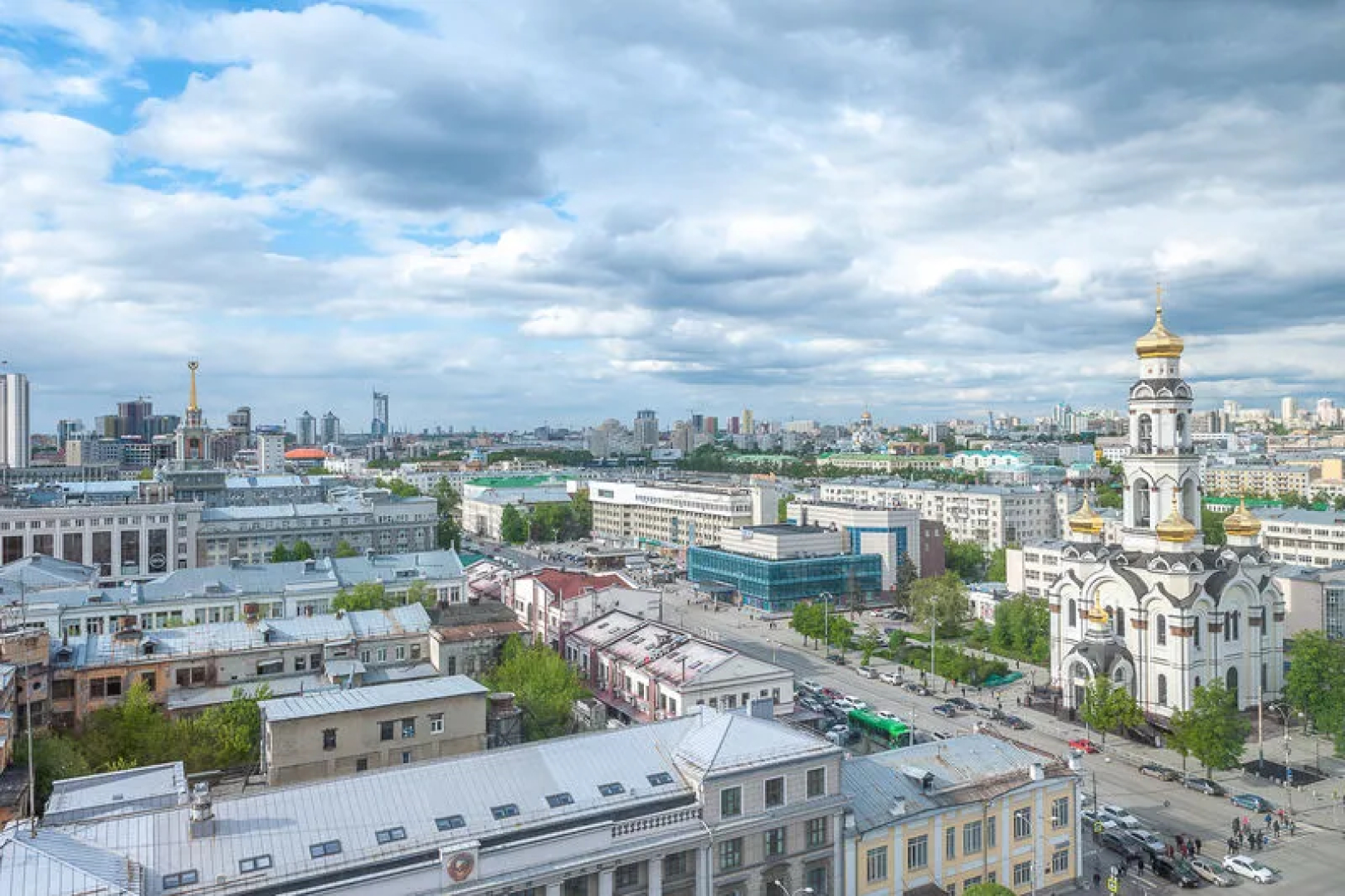 Apart House on Malysheva str., 42 a