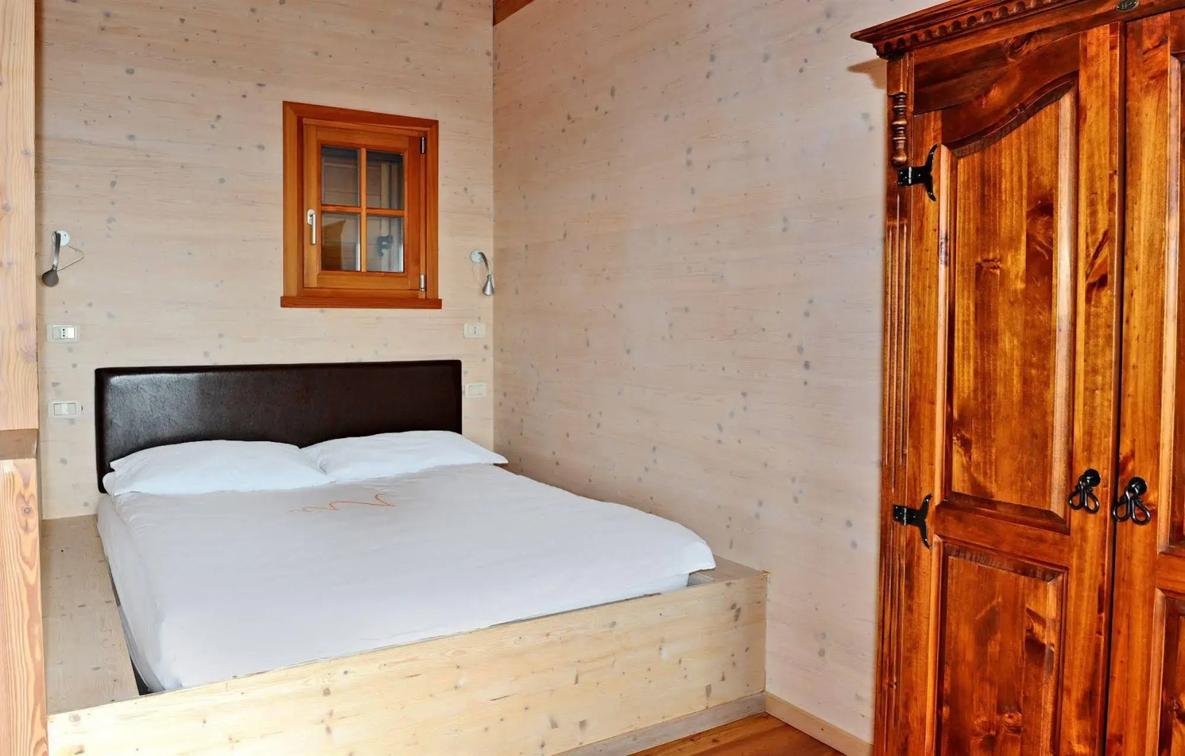 Valdonica Winery & Vineyard Residence