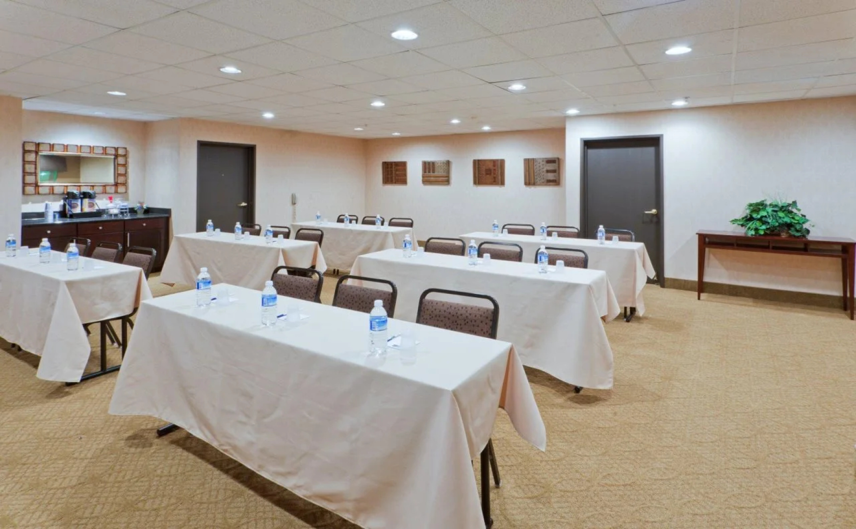 Holiday Inn Express Hotel & Suites Ashtabula