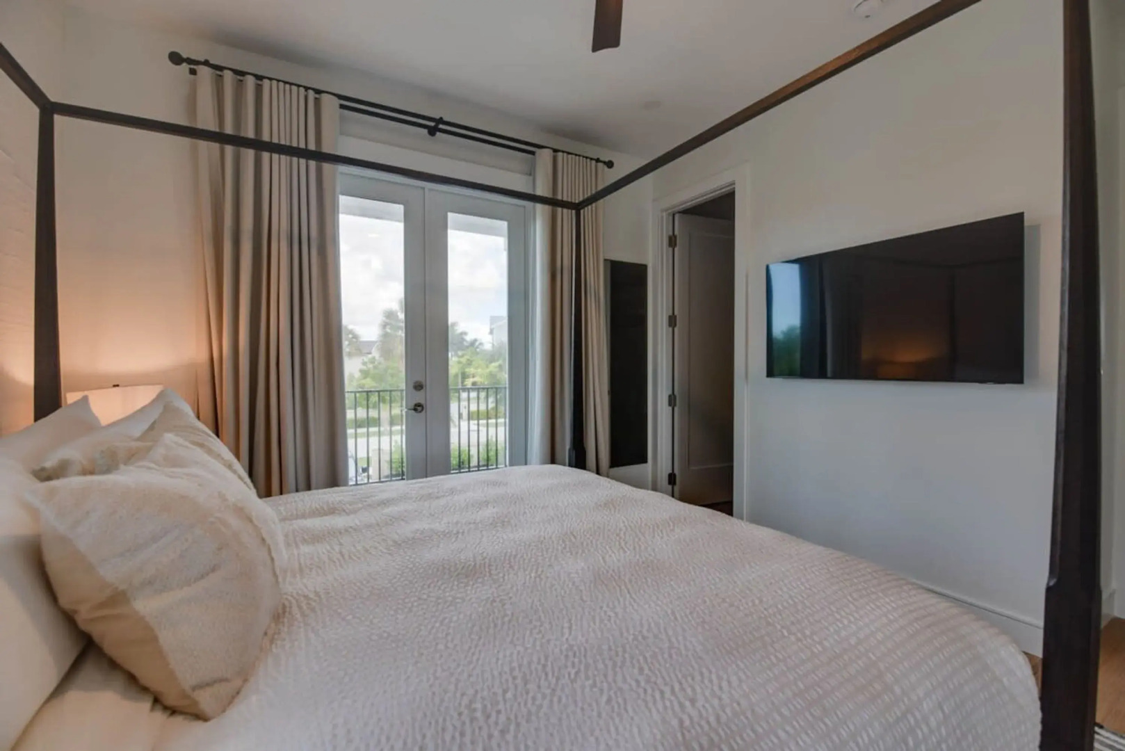 Ebberly House by Brightwild Amazing Pool