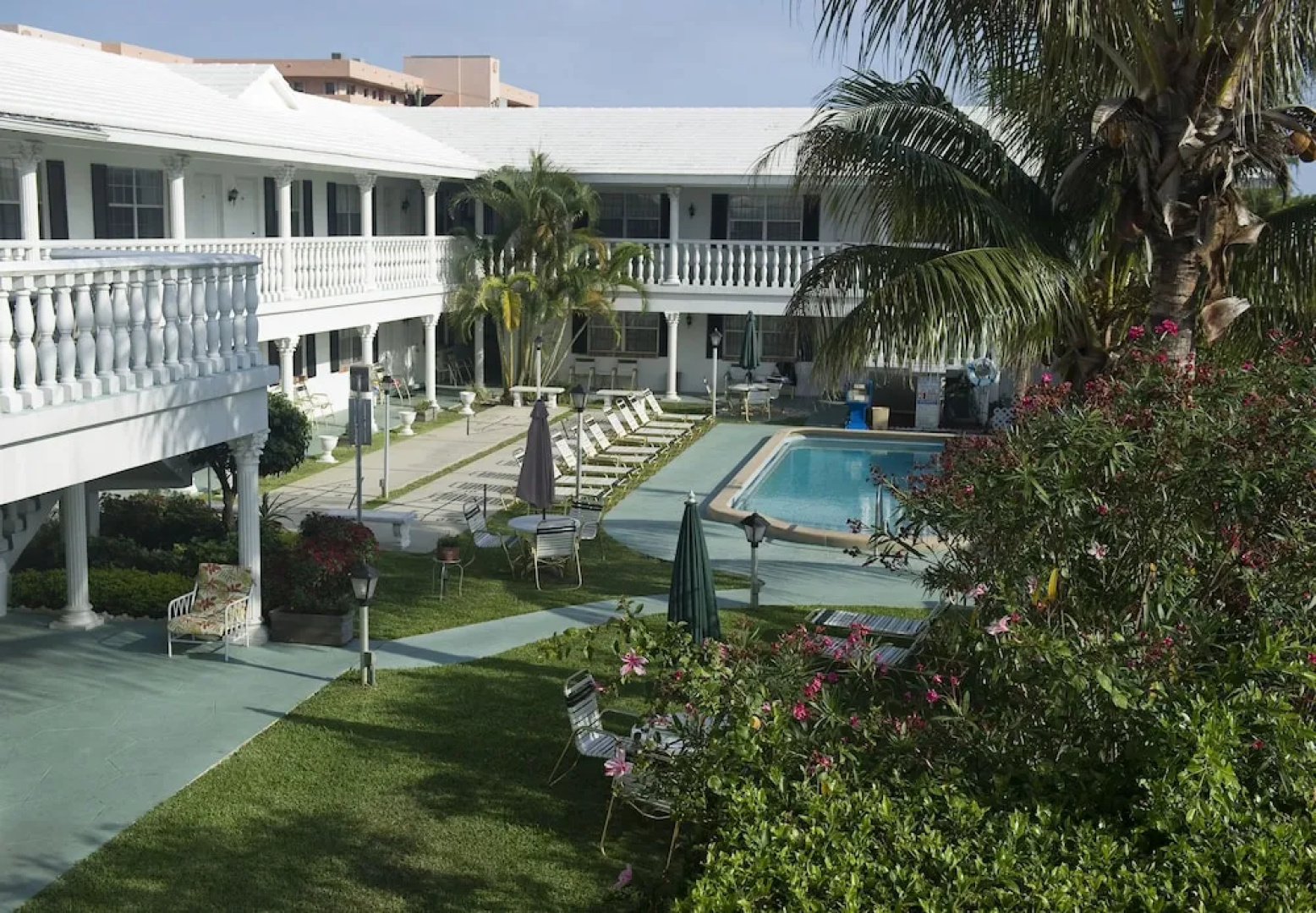 Carriage House Resort Motel