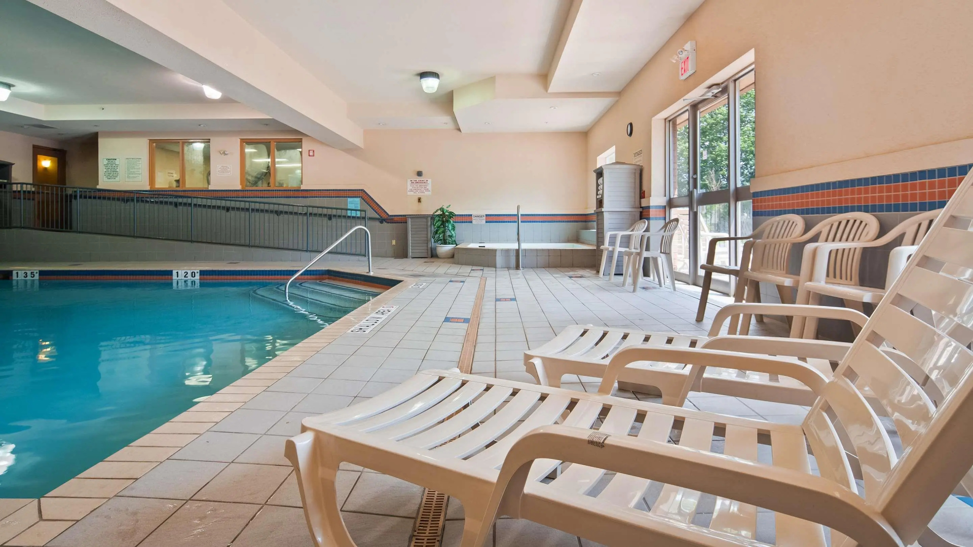 Best Western Plus Burlington Inn & Suites