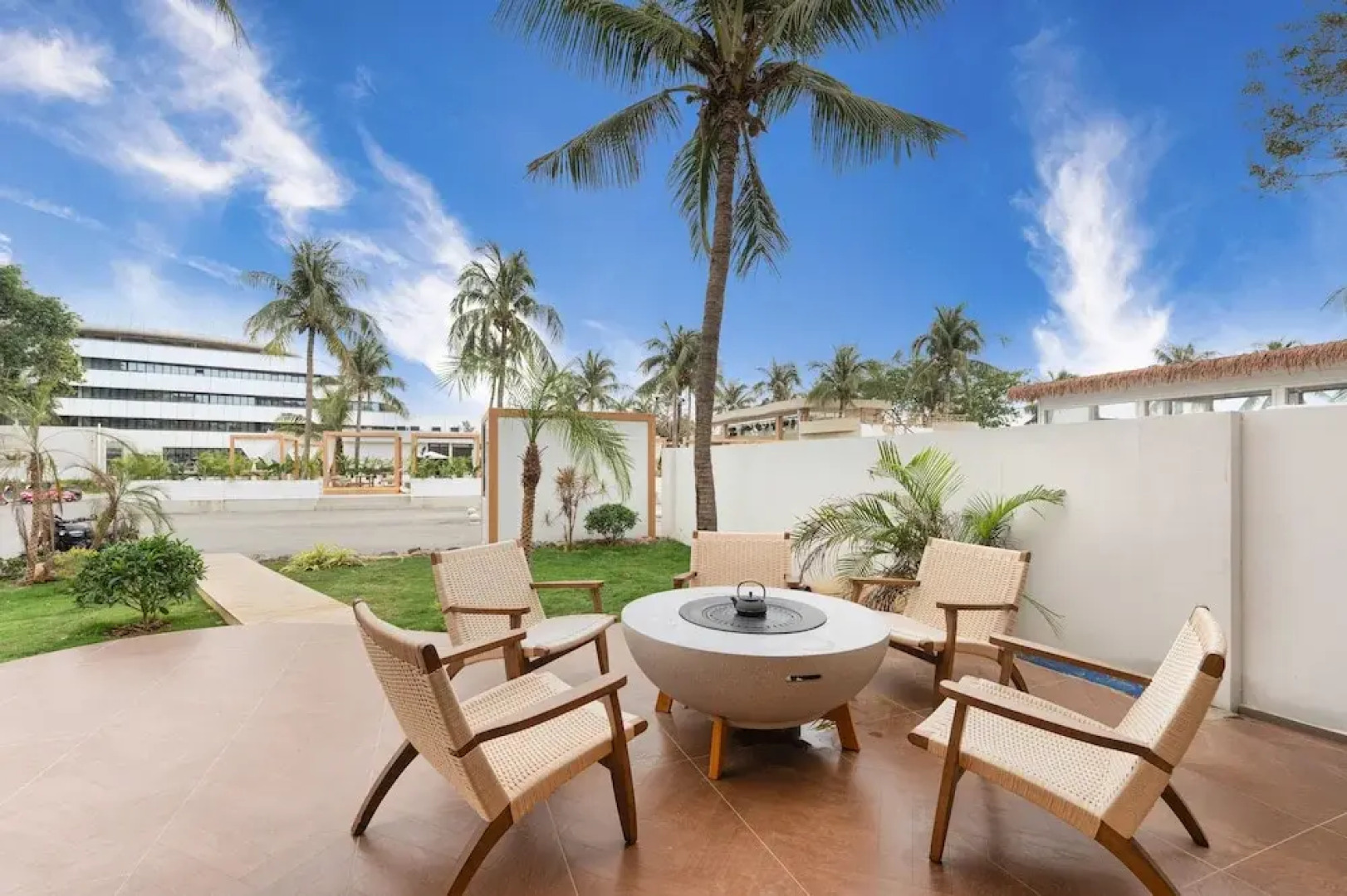 Huajianbo Relangli Hotel