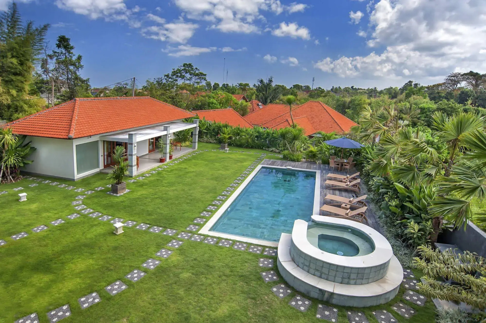 Villa Yenian by Villa Finder