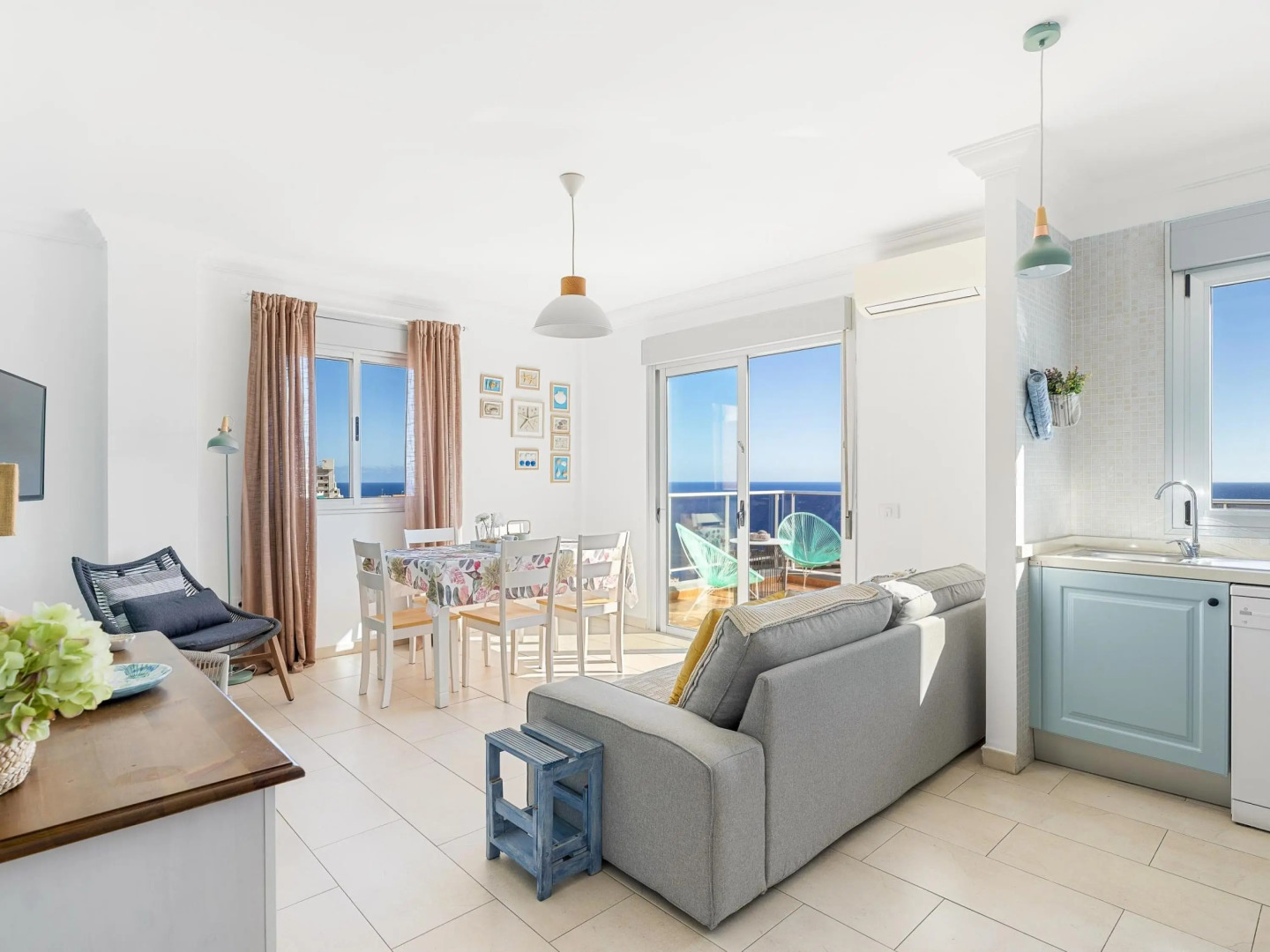 Boutique loft with BBQ terrace and ocean views