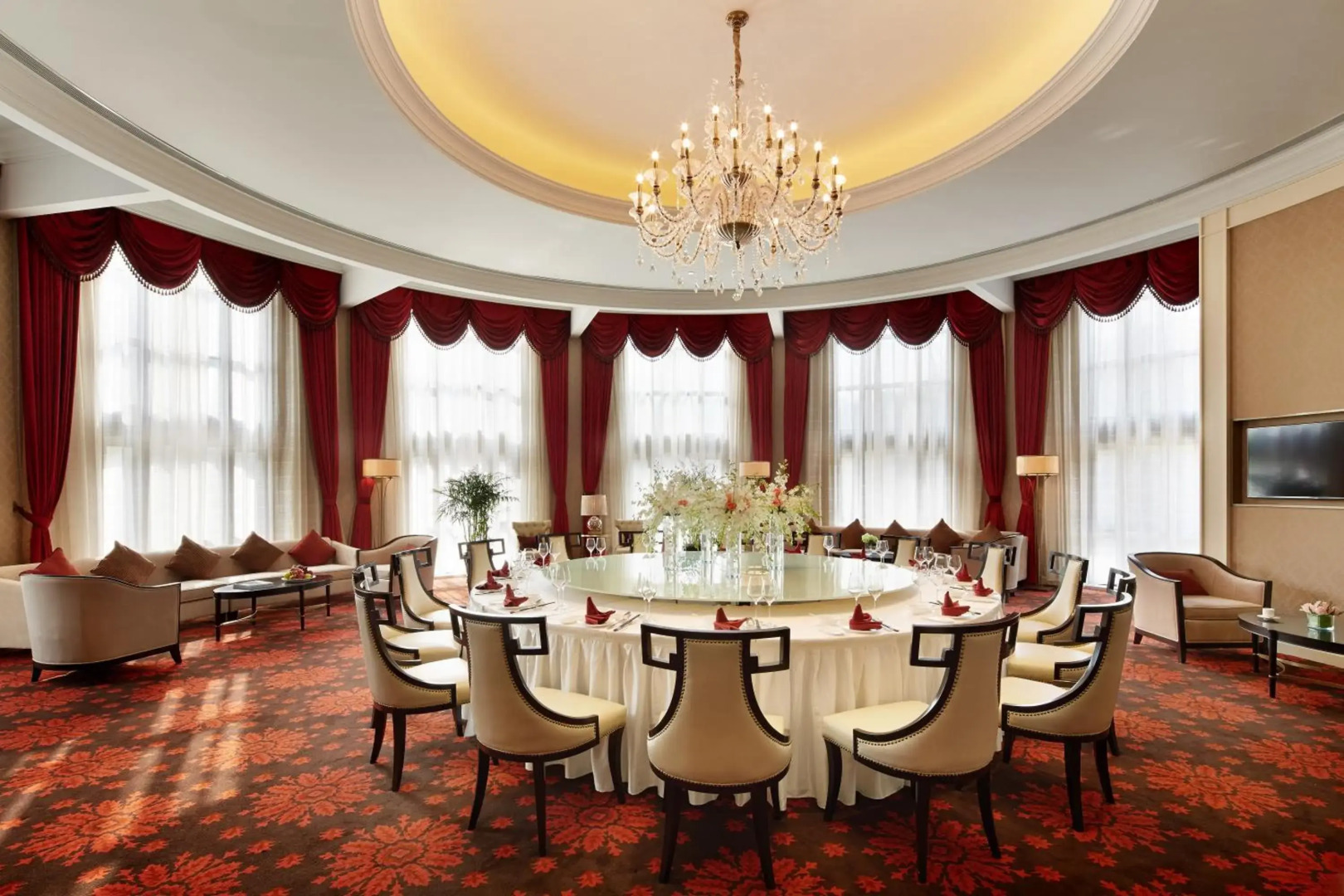 Yin Run Jin Jiang Castle Hotel