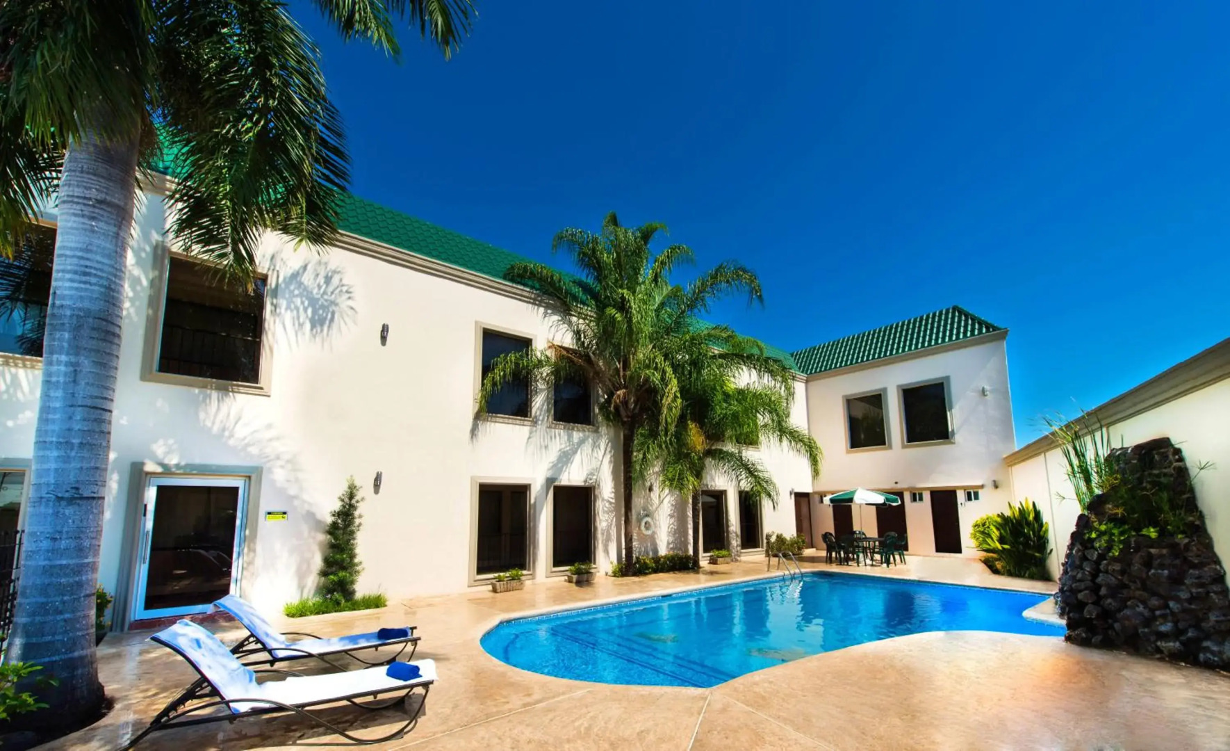 Hotel Brío Inn