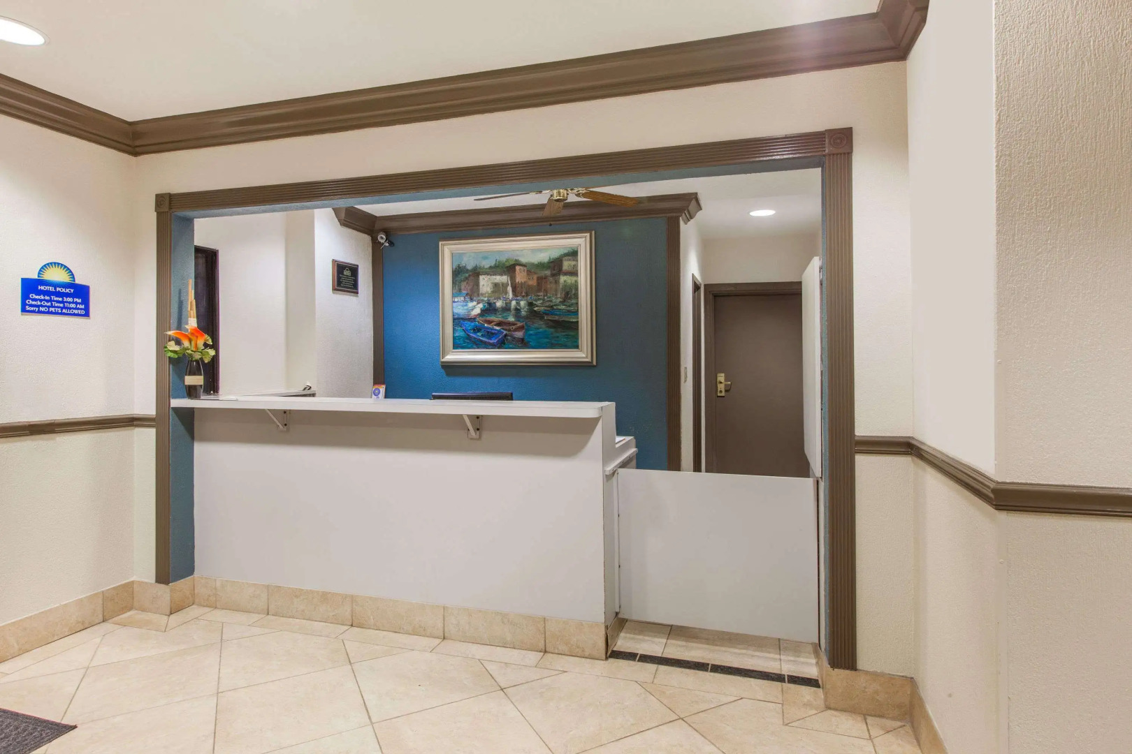 Days Inn & Suites by Wyndham Webster NASA-ClearLake-Houston
