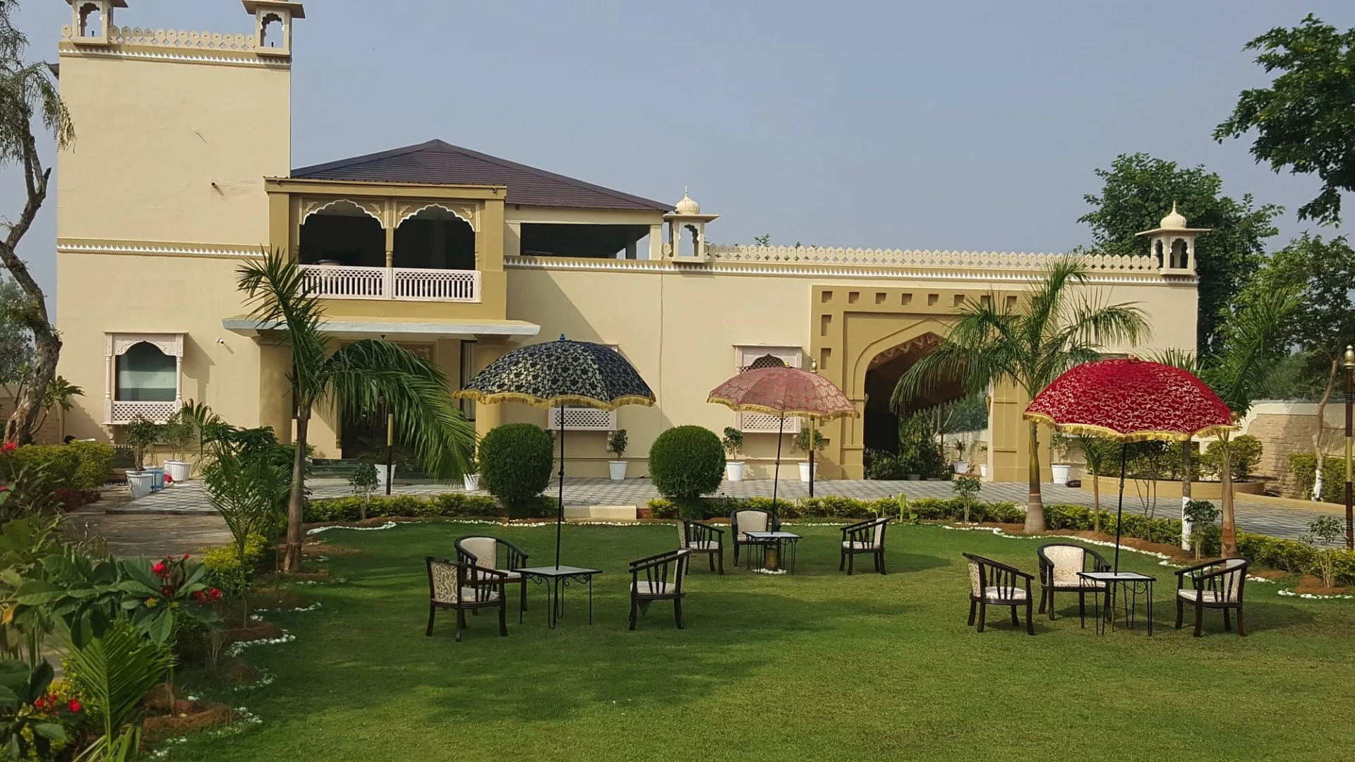 Glitz Ranthambore Safari Resort