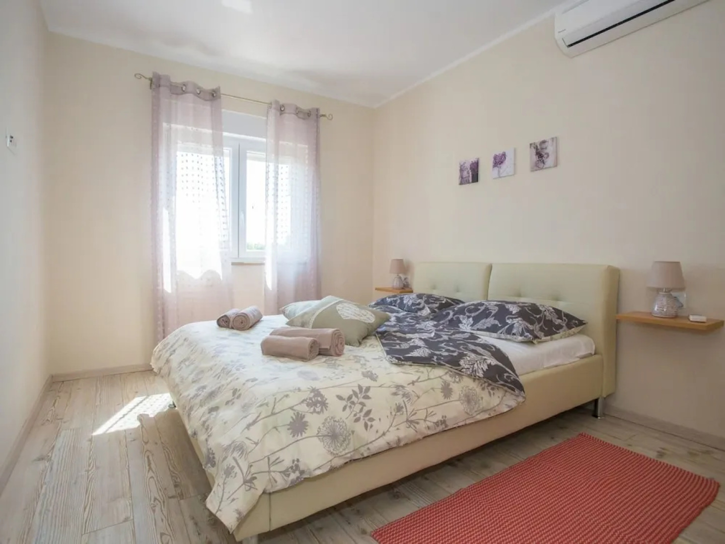 Villa With Large Garden and Pool, Ideal for 8 People, Only 10 Minutes Pula