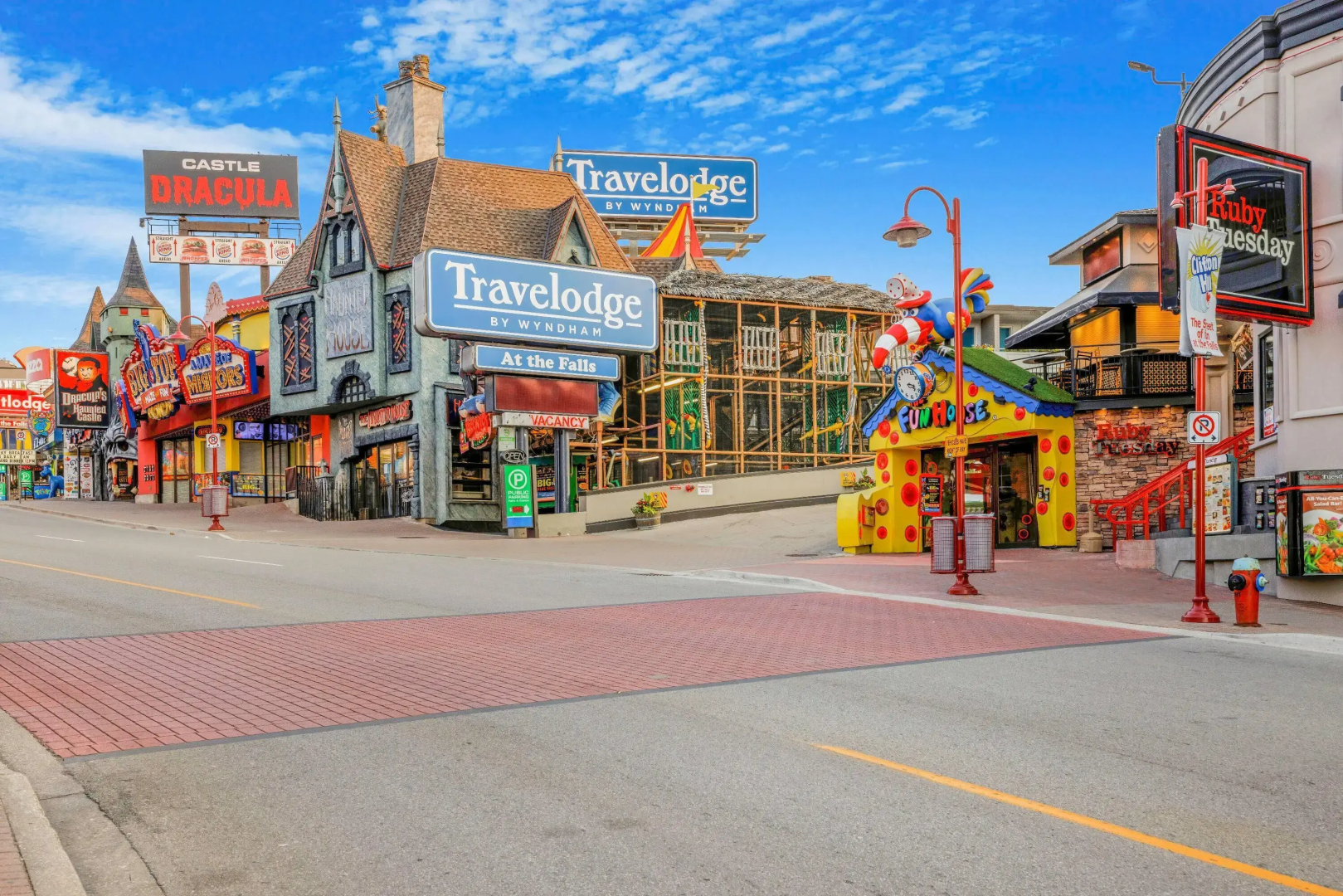 Travelodge by Wyndham Niagara Falls at the Falls