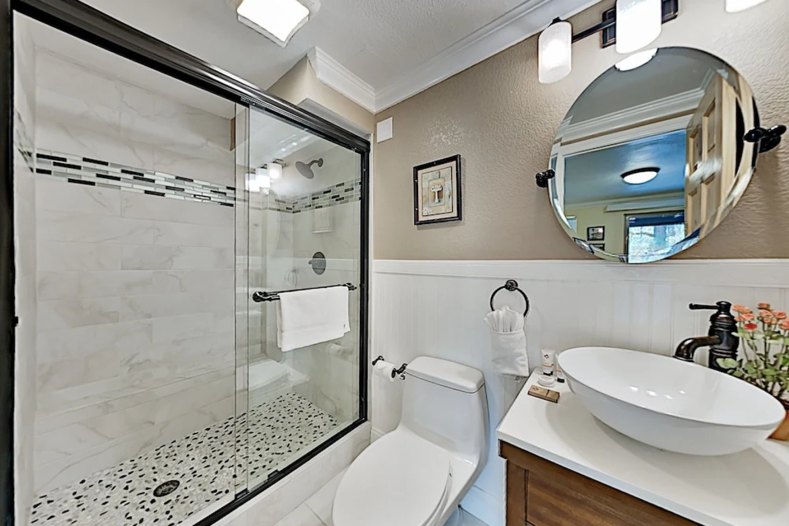 Expansive 7br W/ Hot Tub & Game Room 7 Bedroom Home