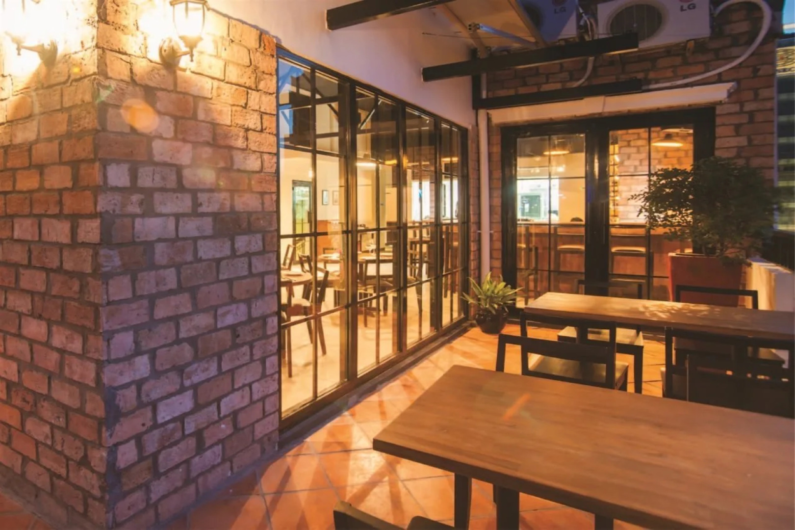 The Alcove Library Hotel