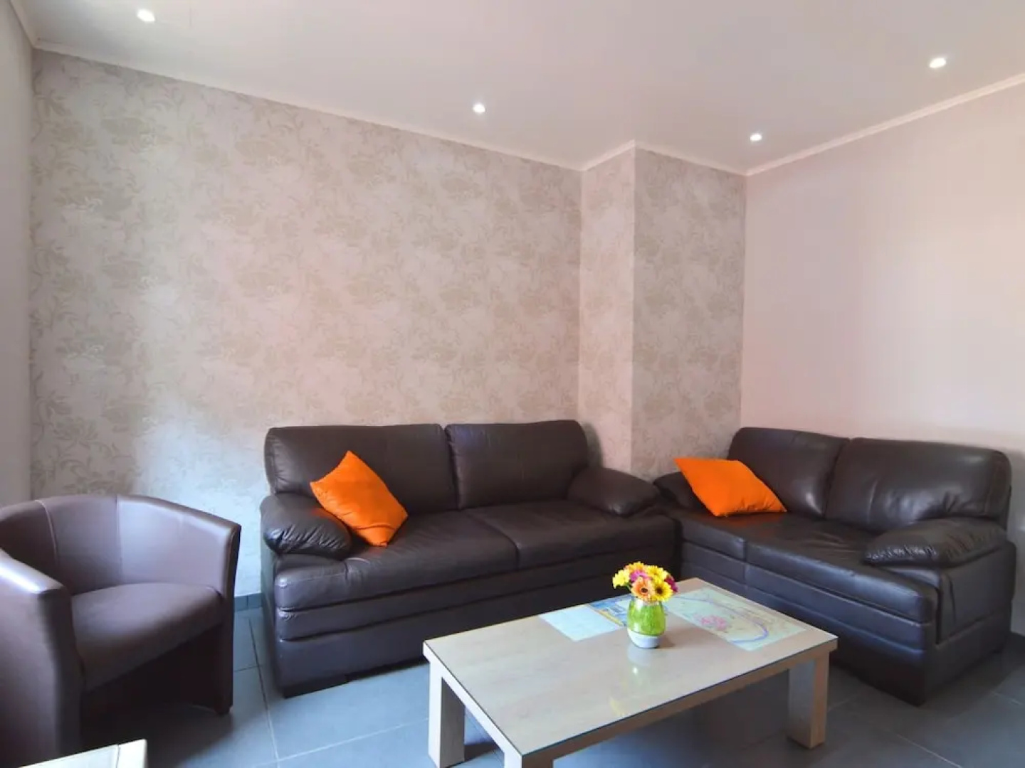 Lovely Modern Apartment, Near the Mosel, Shops and Restaurants