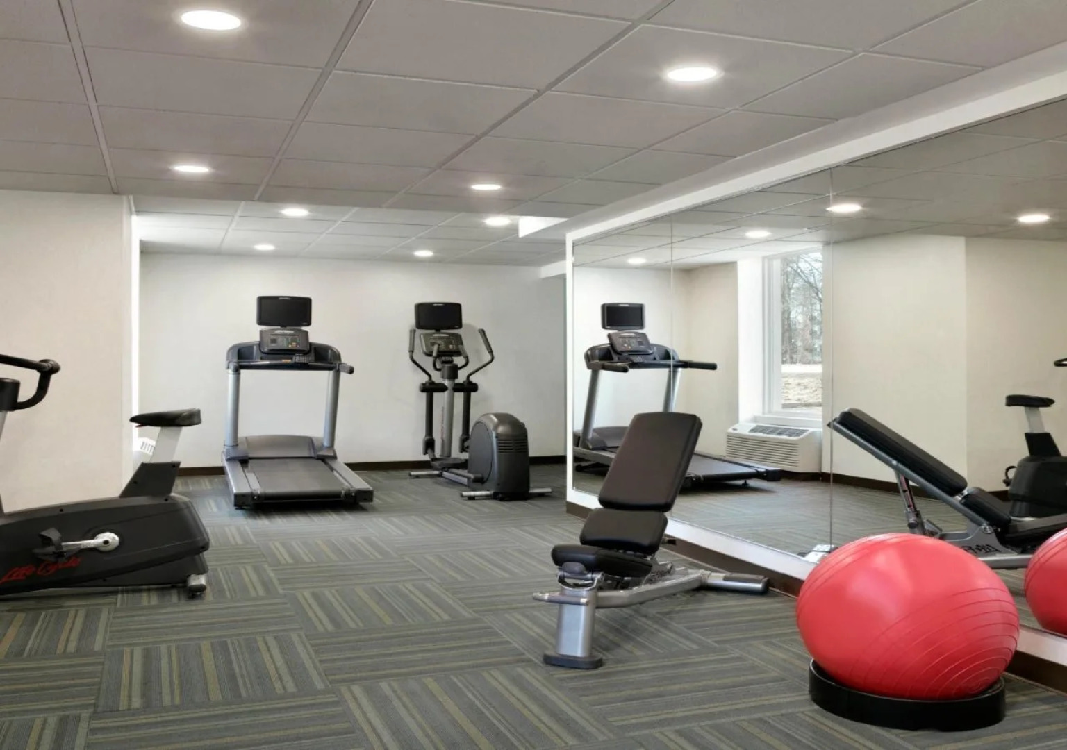 Holiday Inn Express Williamsbrg Busch Gardens Area by IHG