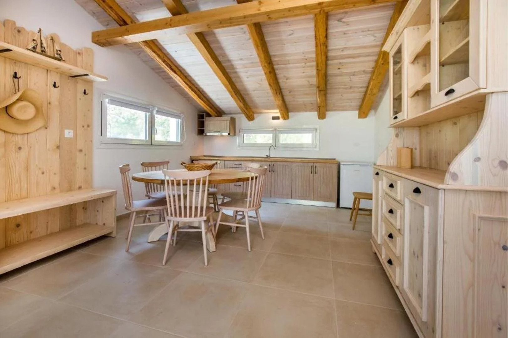 Rodon House Aparthotel