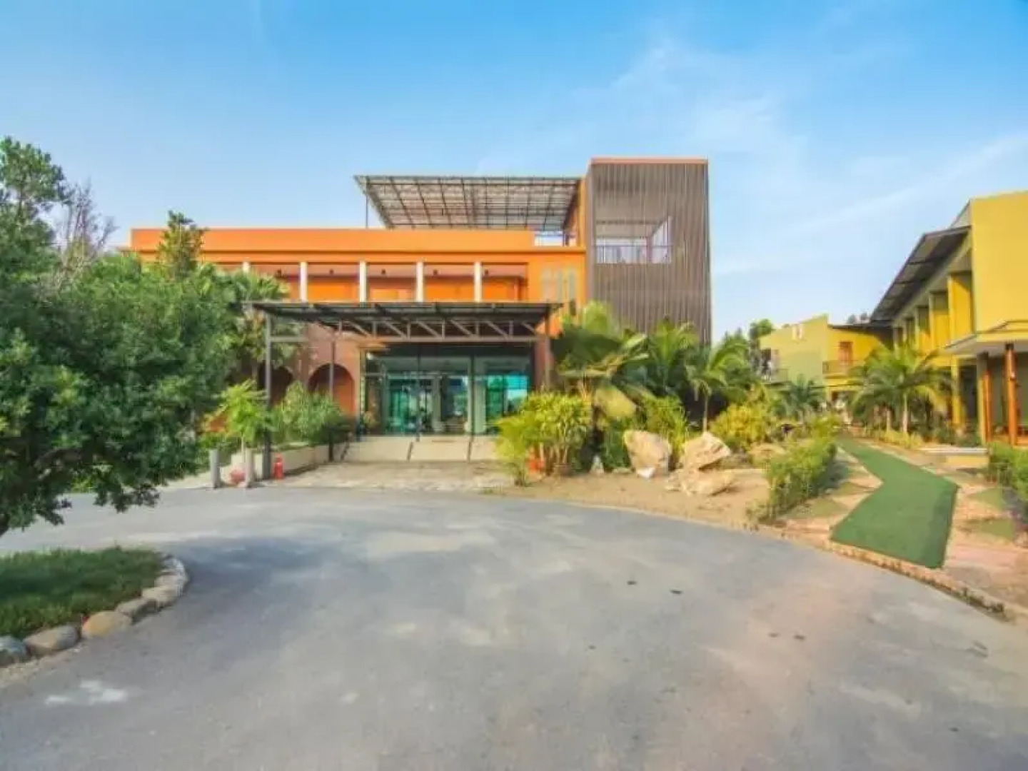 Water Park Hotel Kanchanaburi