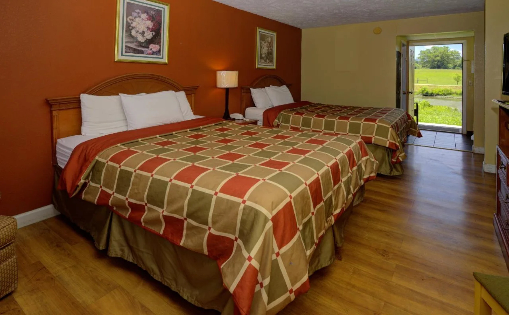 Econo Lodge Sevierville-Pigeon Forge on the River