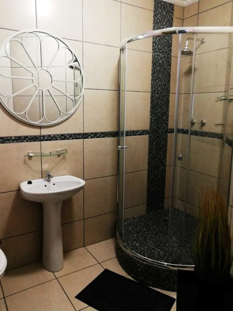 Willow Manor Brits Guest House