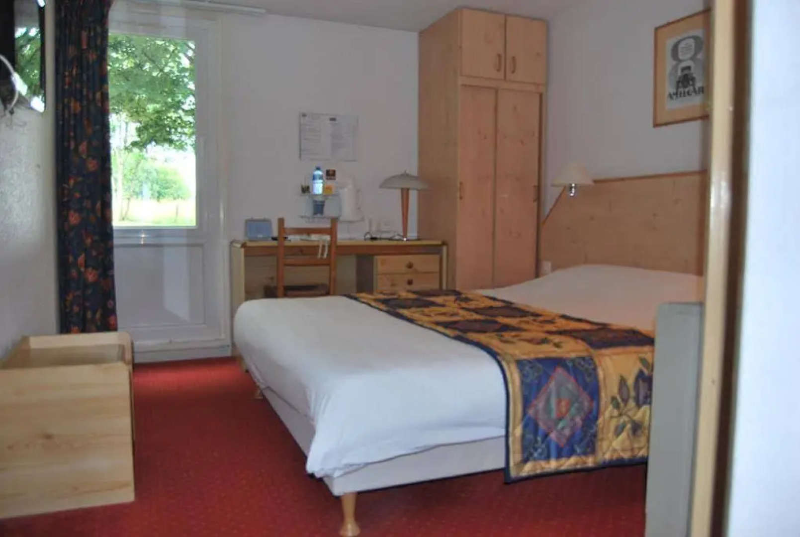 Doubs Hotel - Hostel