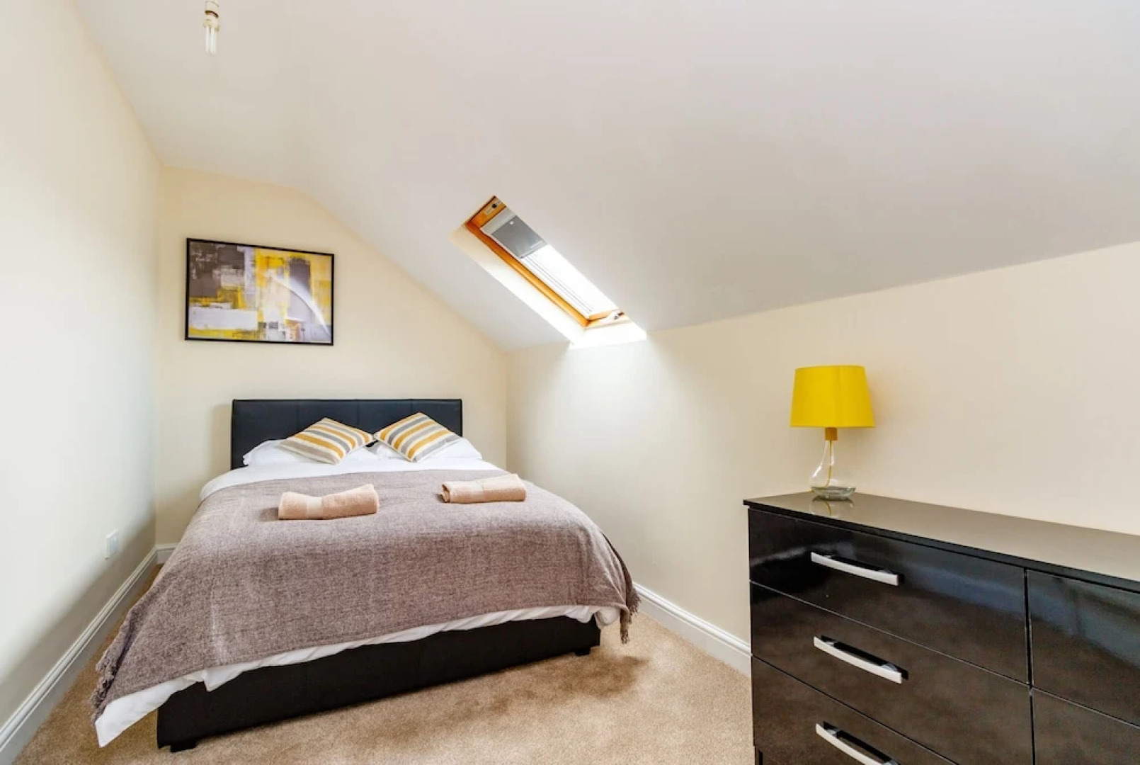 Spacious 2-Floor Apartment - Gardiner Street