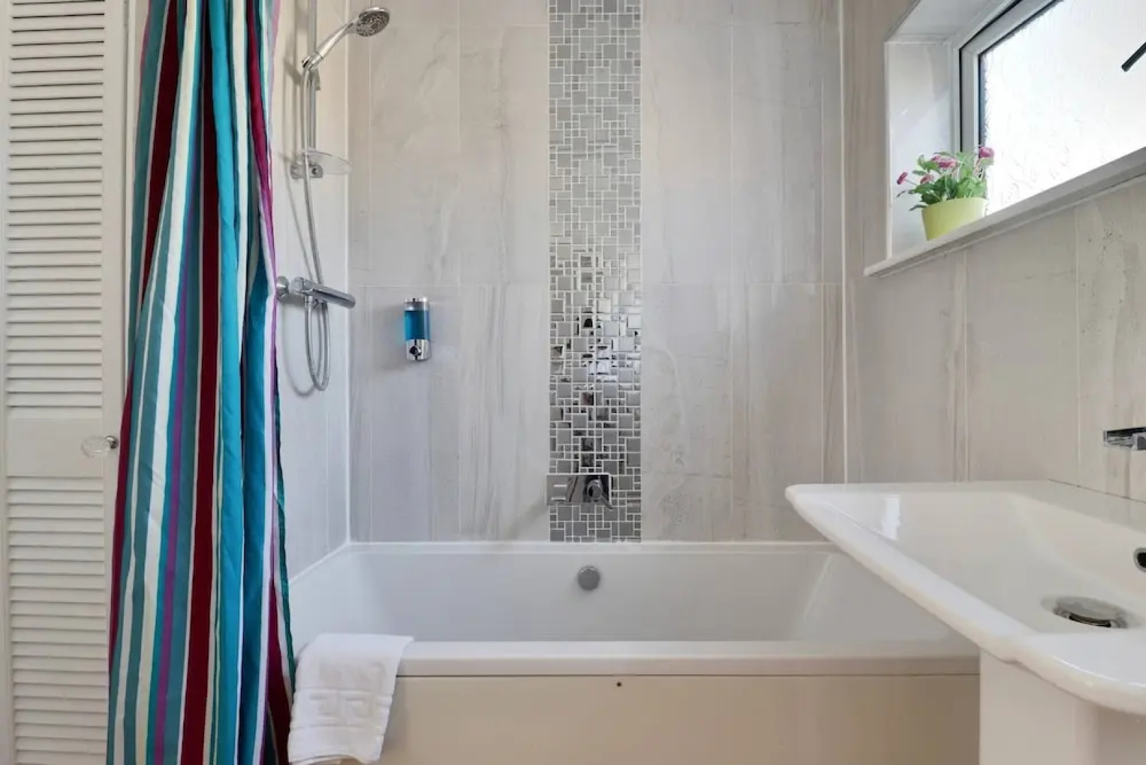 Skyvillion - Valley Way - 3bed House In Stevenage