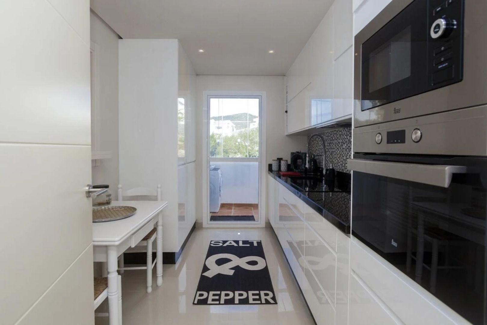 Apartment With 3 Bedrooms in Estepona, With Wonderful Mountain View, Pool Access, Furnished Garden - 5 km From the Beach