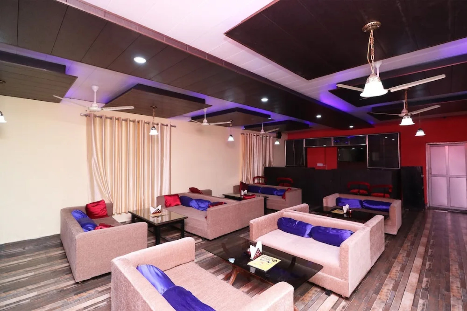 OYO 26672 Funky Town