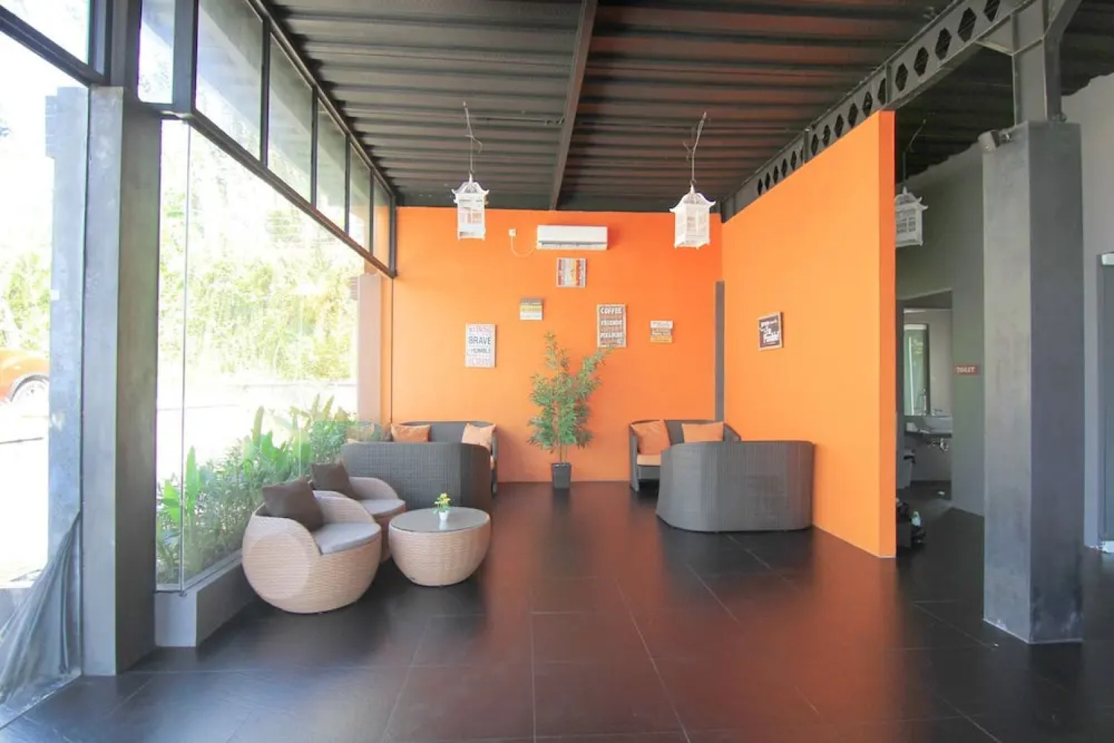 Laketown Wharf Resort by Book That Condo