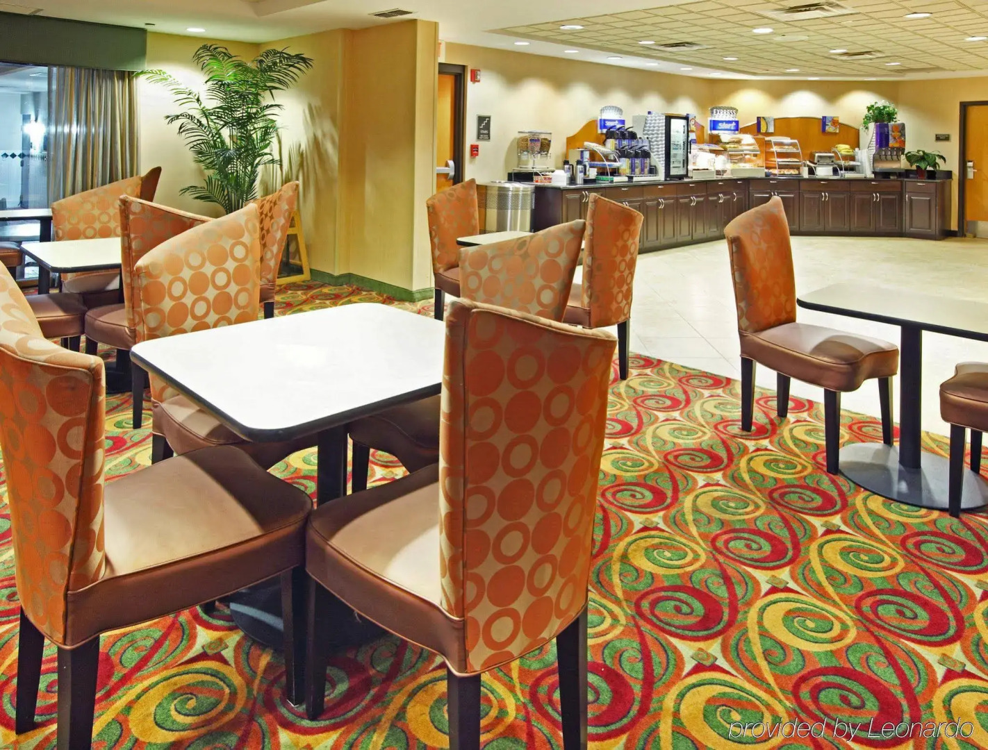 Holiday Inn Express Suites South - Tyler by IHG