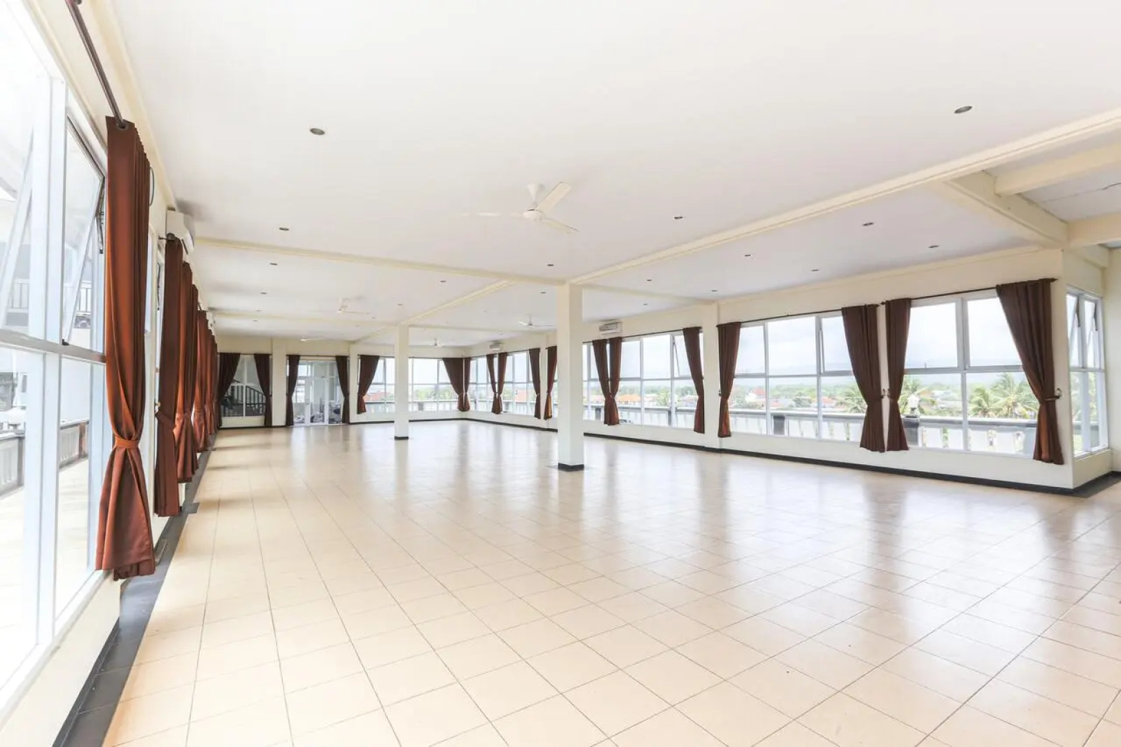 Capital O 1246 Hotel Grand Pacific