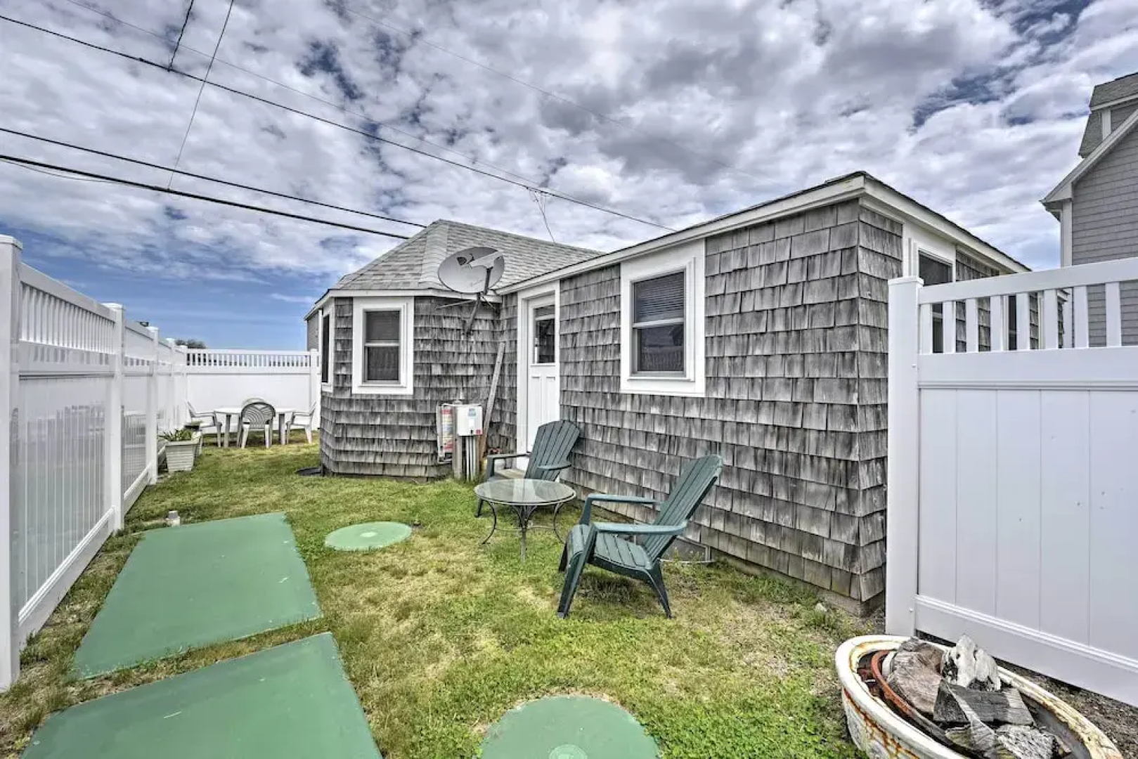 Peaceful Cottage - Steps to Matunuck Beach