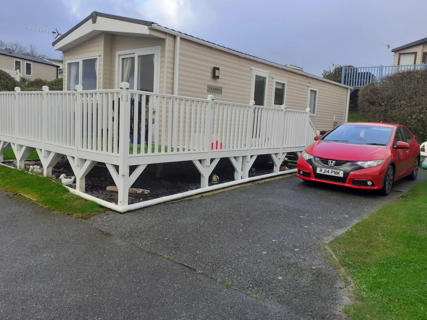 Cozy Chalet Sleeps 4 With Garden