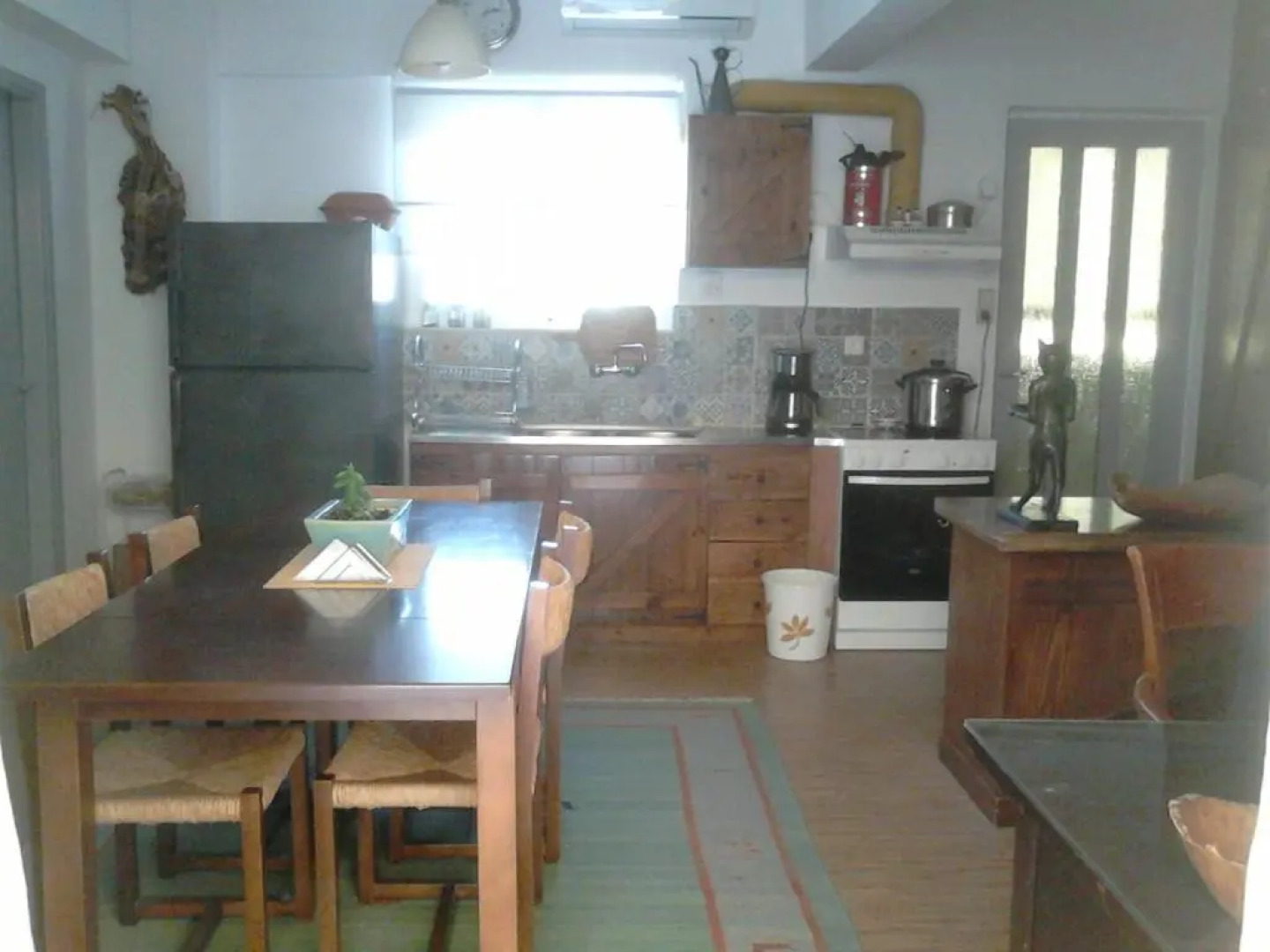 Roof-top garden apartment really well located in Athens