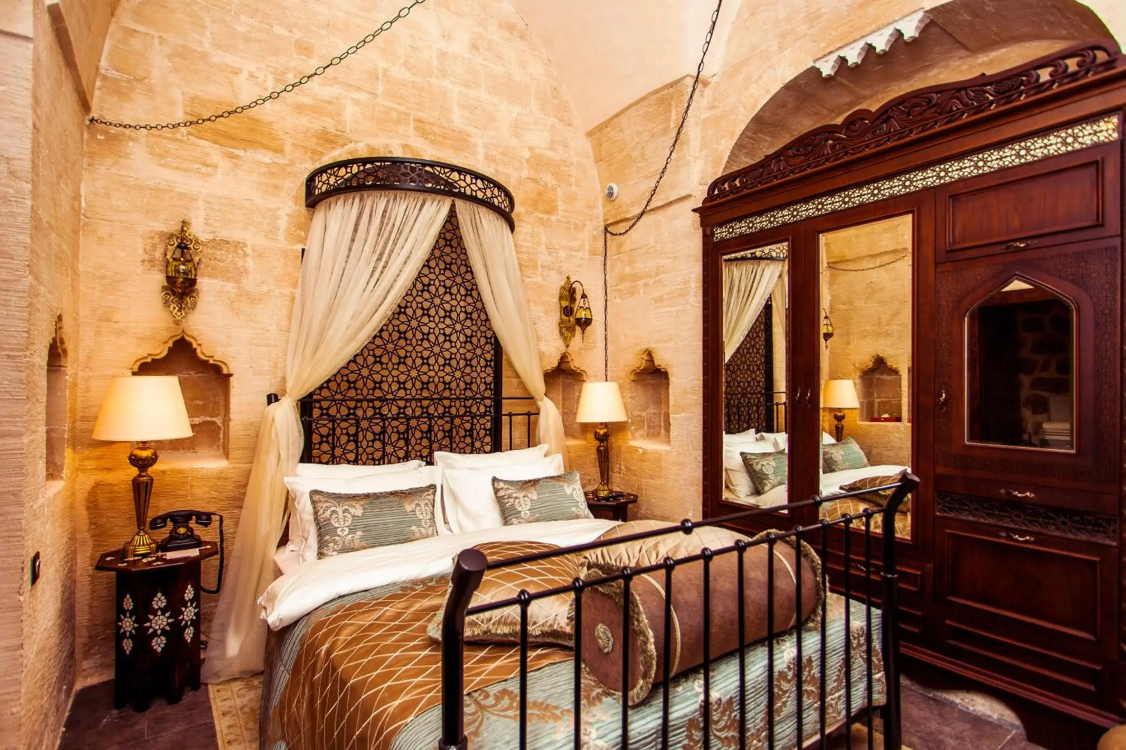 Mardius Tarihi Konak