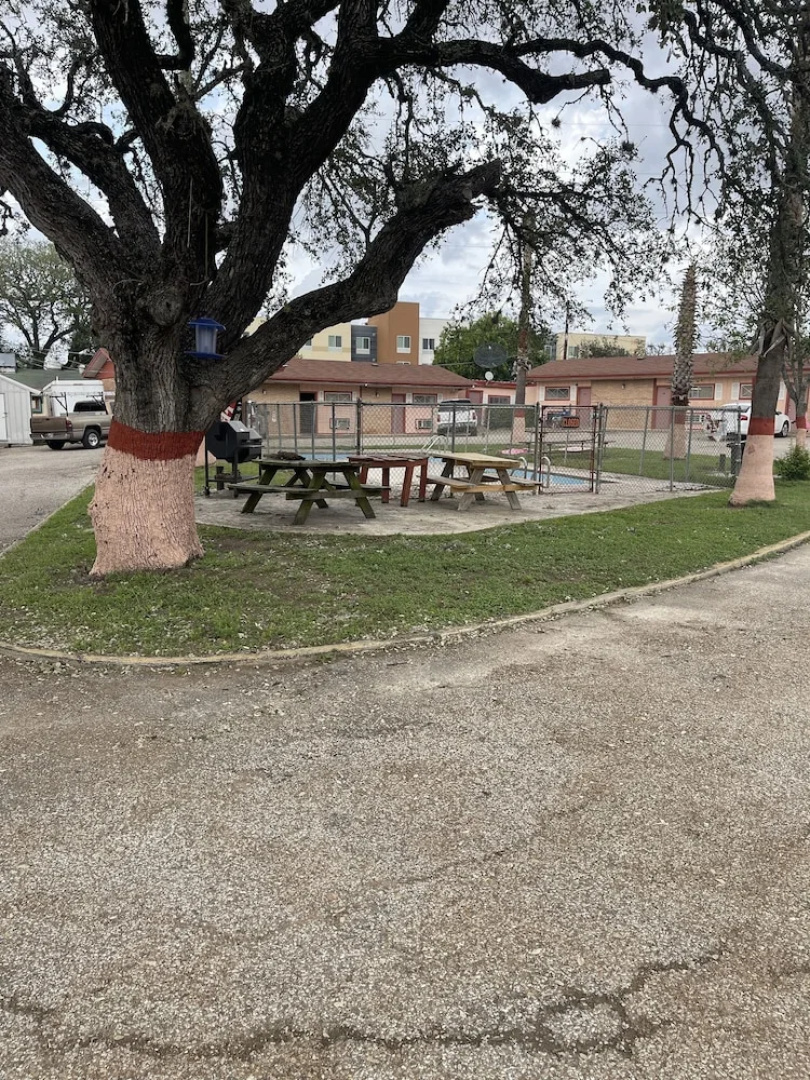 Wildflower Inn & RV Park