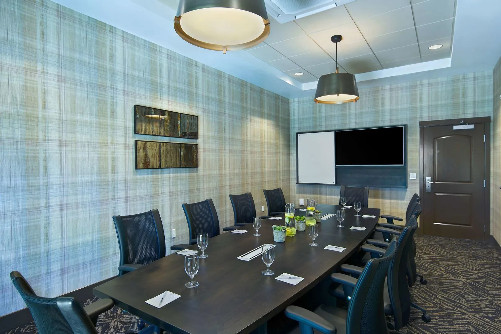 Oxford Suites Sonoma County