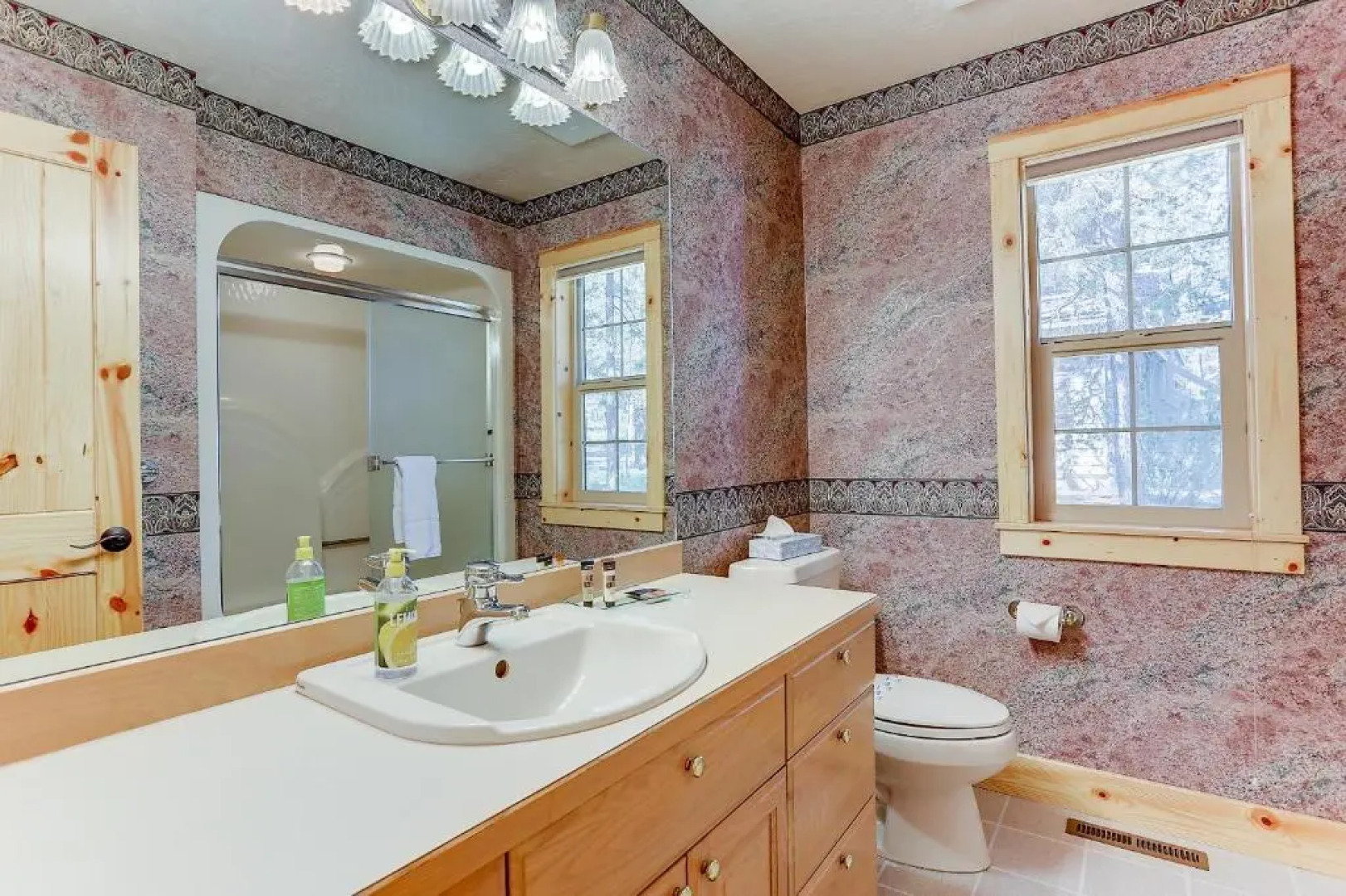 3 Mt. Baker-AC-Hot Tub-4BR/3BA