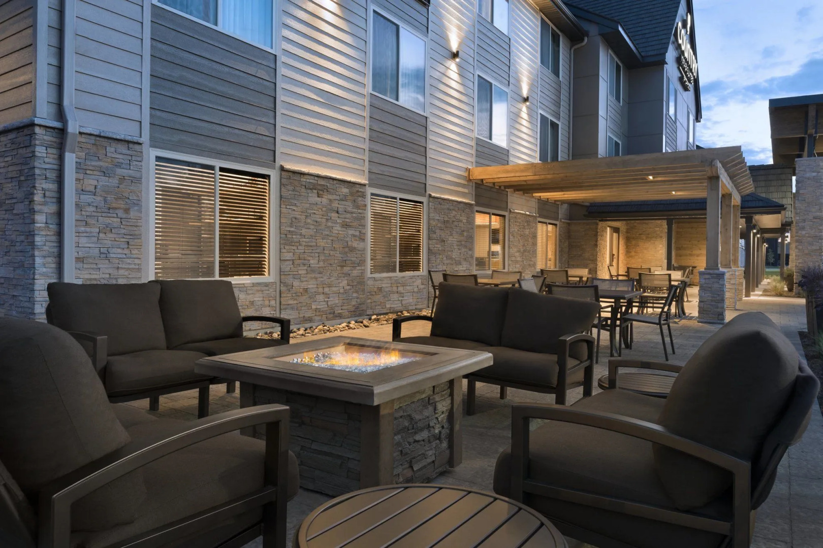 Country Inn & Suites by Radisson, St. Cloud West, MN