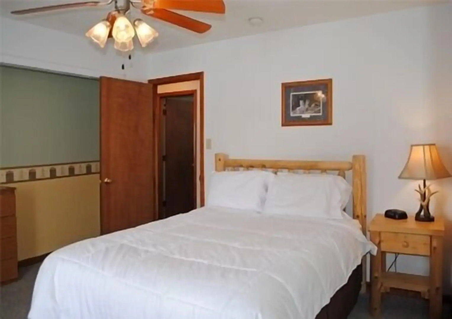 Superior Motel & Suites