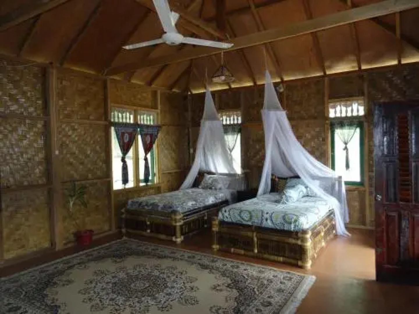 Terimakasih Bar and Guesthouse