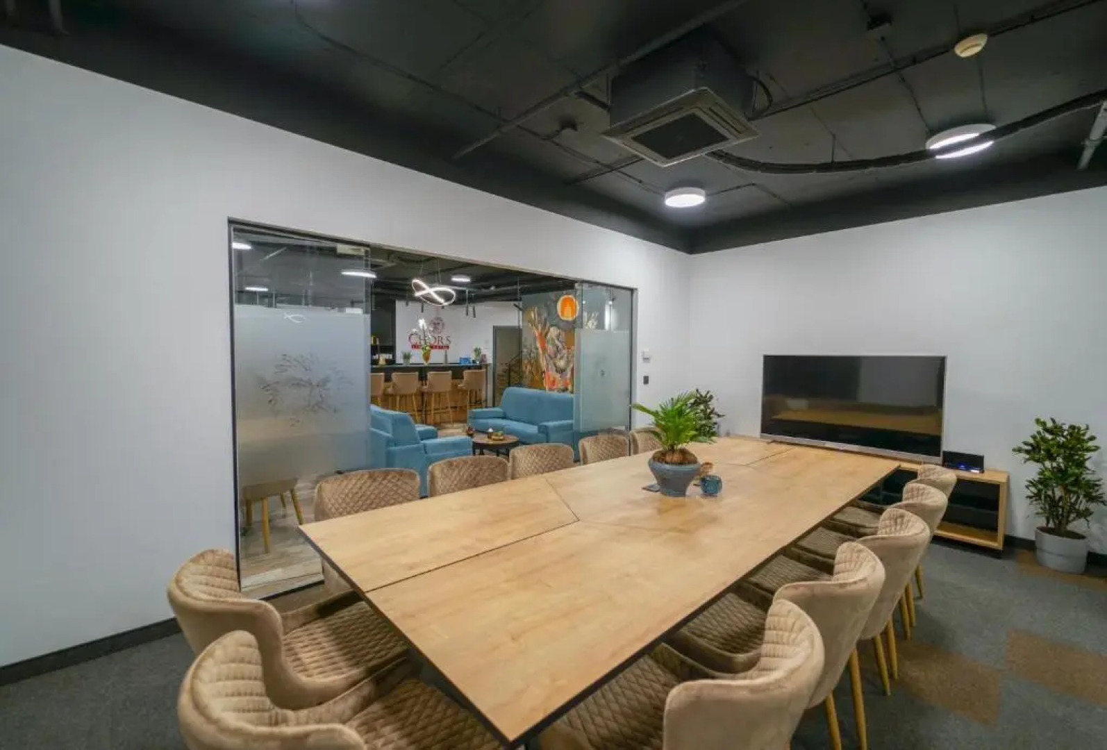 CHORS like a hotel - 1st World NFT Block & Art Capsule Hostel MetaCHORS