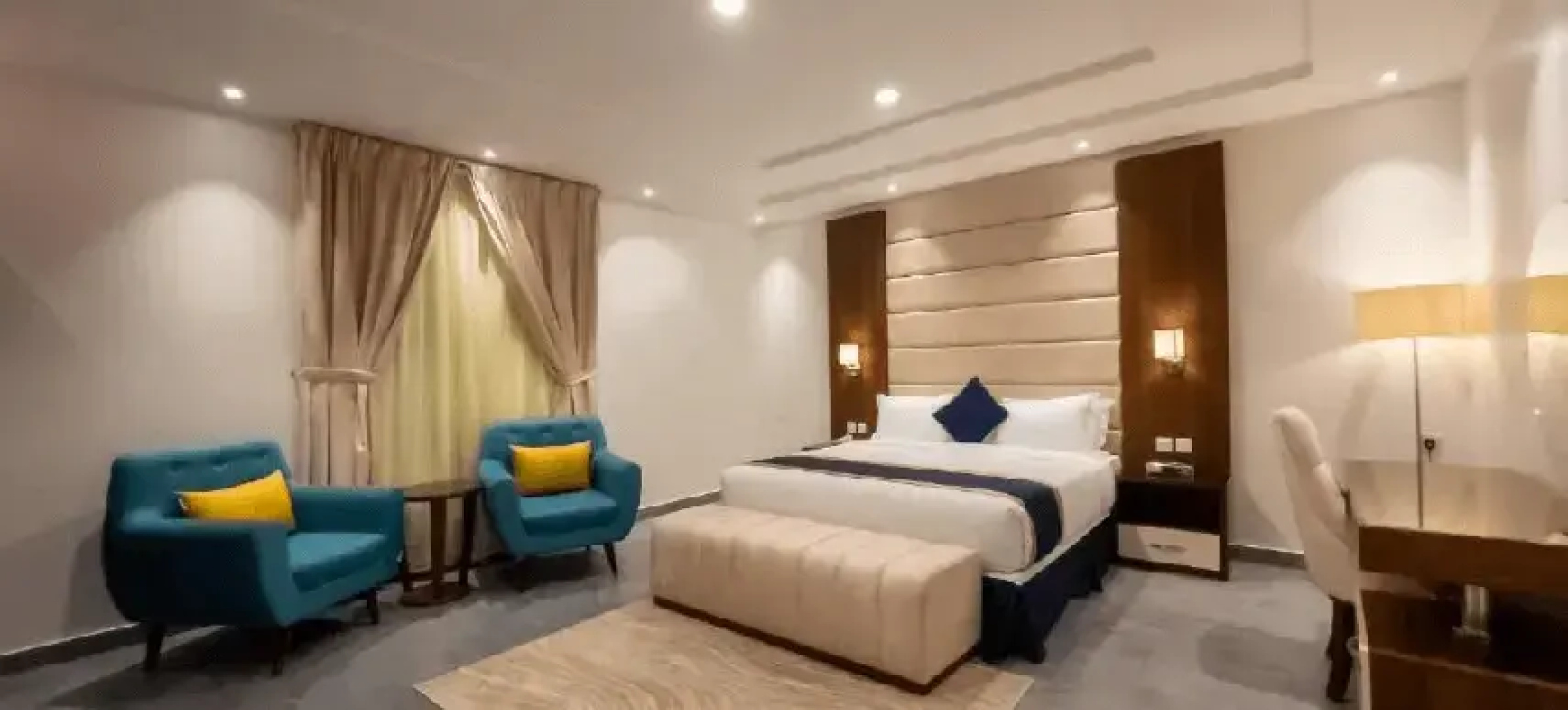 The Palace Hotel Suites 6