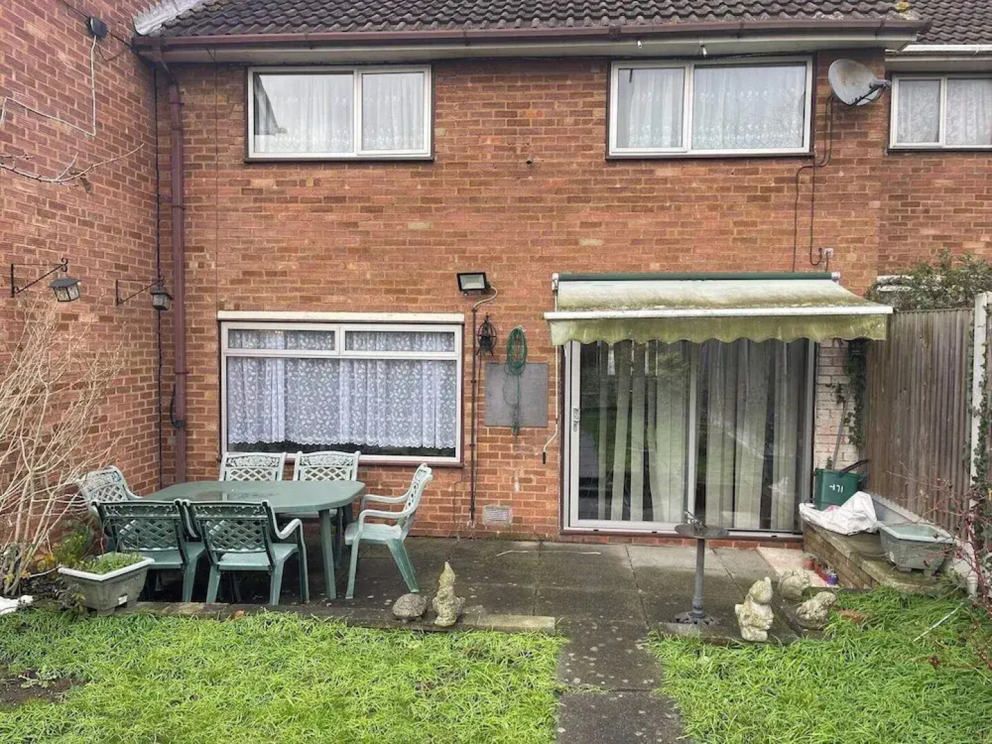 Charming Basildon House With 3 Bedroom Near Town