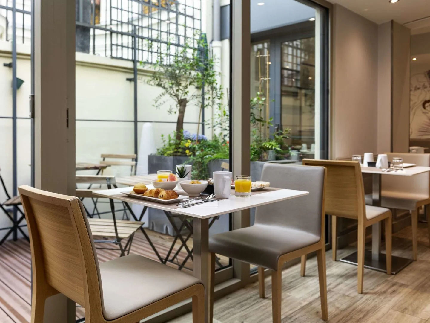 Mercure Paris Montparnasse Raspail