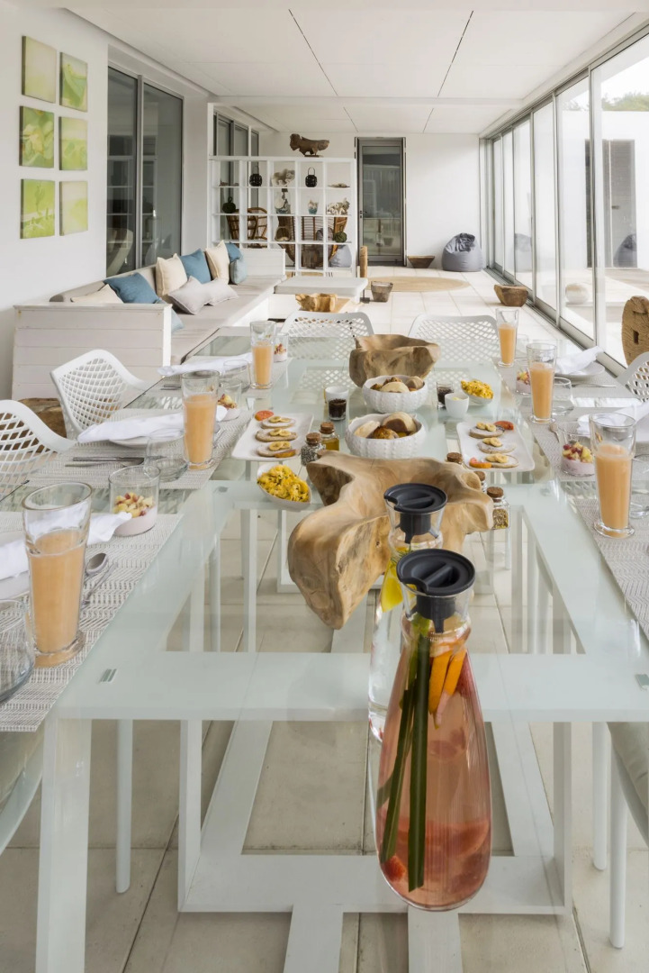 White Exclusive Suite & Villas