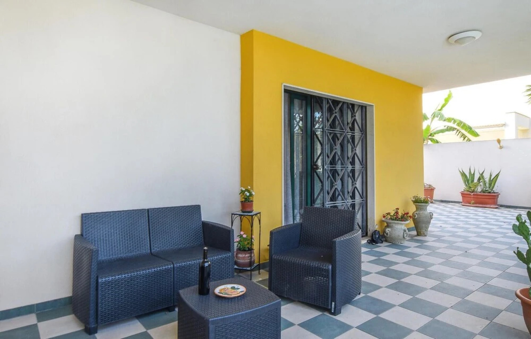 Amazing Home in S. Croce Camerina RG With 6 Bedrooms, Private Swimming Pool and Outdoor Swimming Pool